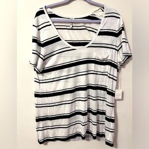 Banana Republic Black & White Striped Pocket T-Shirt NWT - Women’s